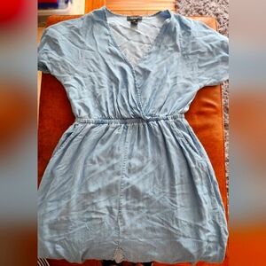 Karen Kane Chambray Maxi Dress With Front Slit and Pockets.